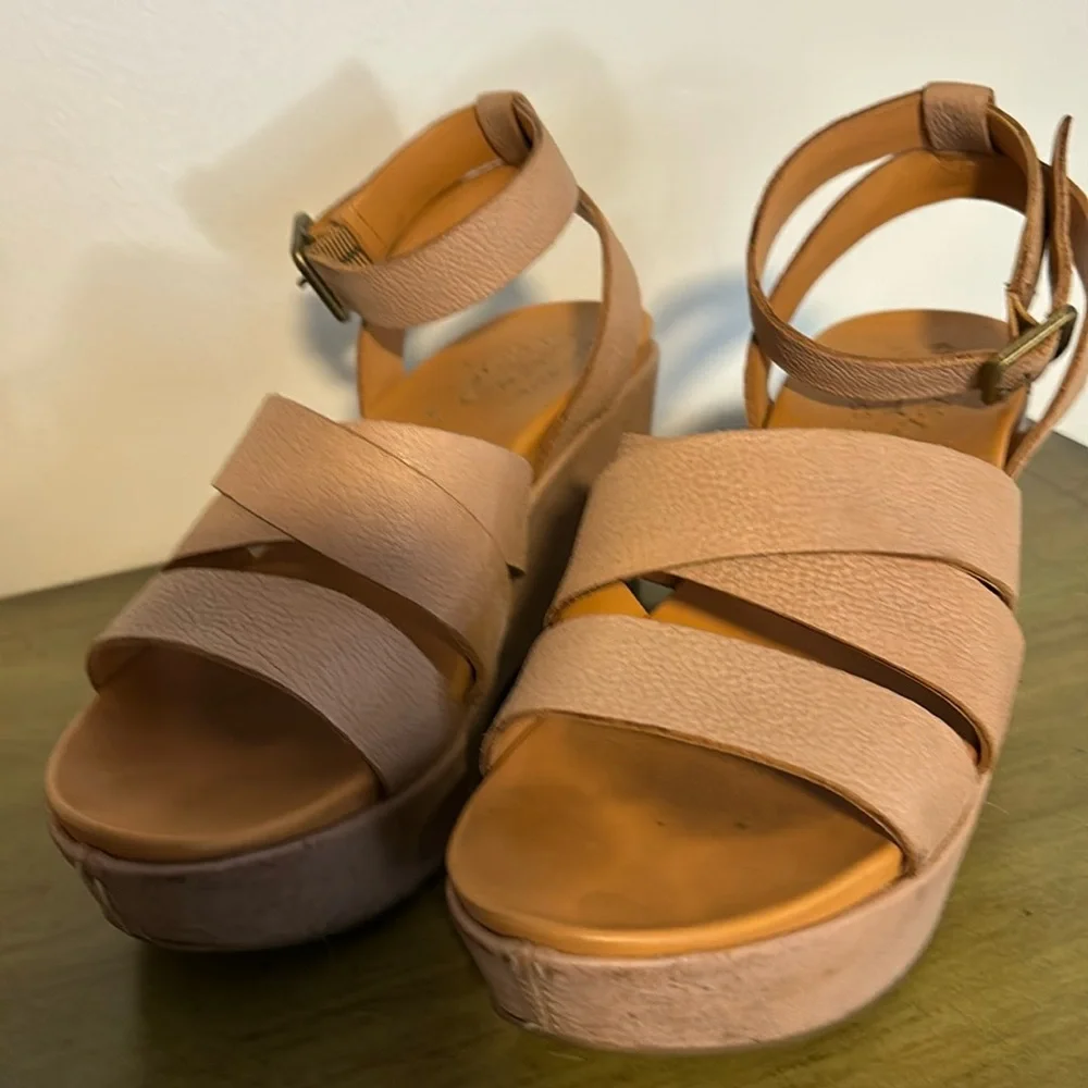 Platform sandals